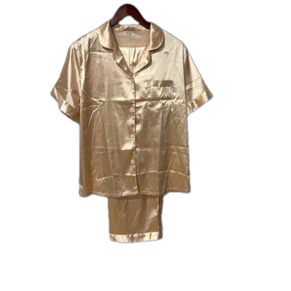 Swomog faux satin 2 piece lounge set Short sleeve button up top size large